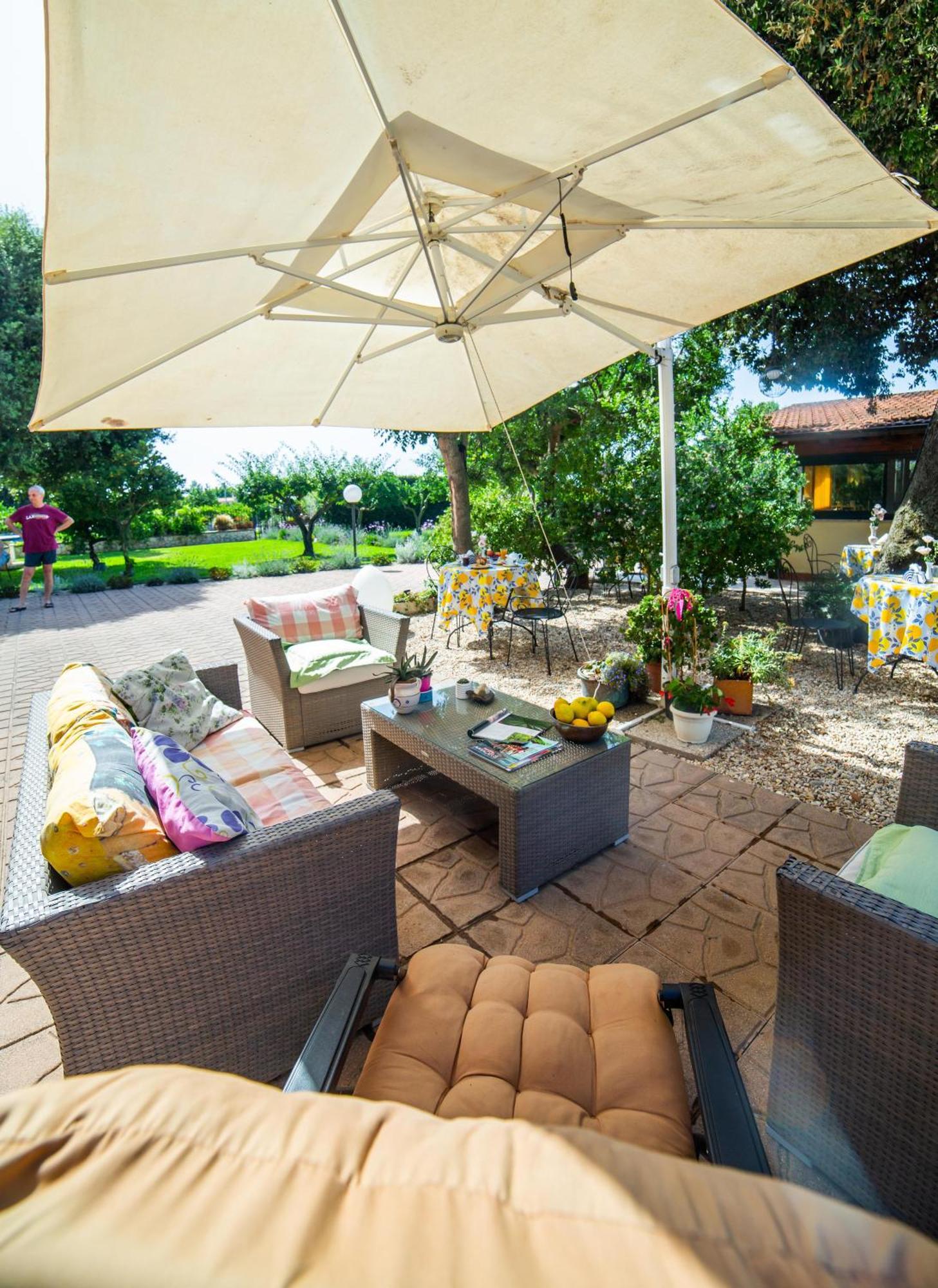 I Lecci Guesthouse Сан-Феліче-Чирчео Екстер'єр фото