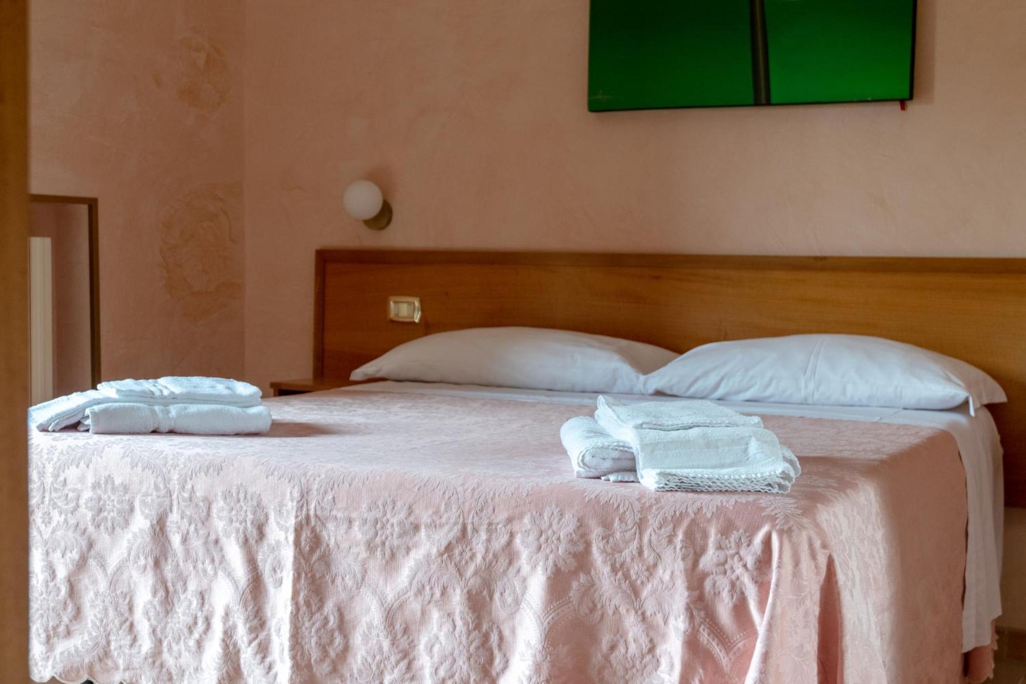 I Lecci Guesthouse Сан-Феліче-Чирчео Екстер'єр фото