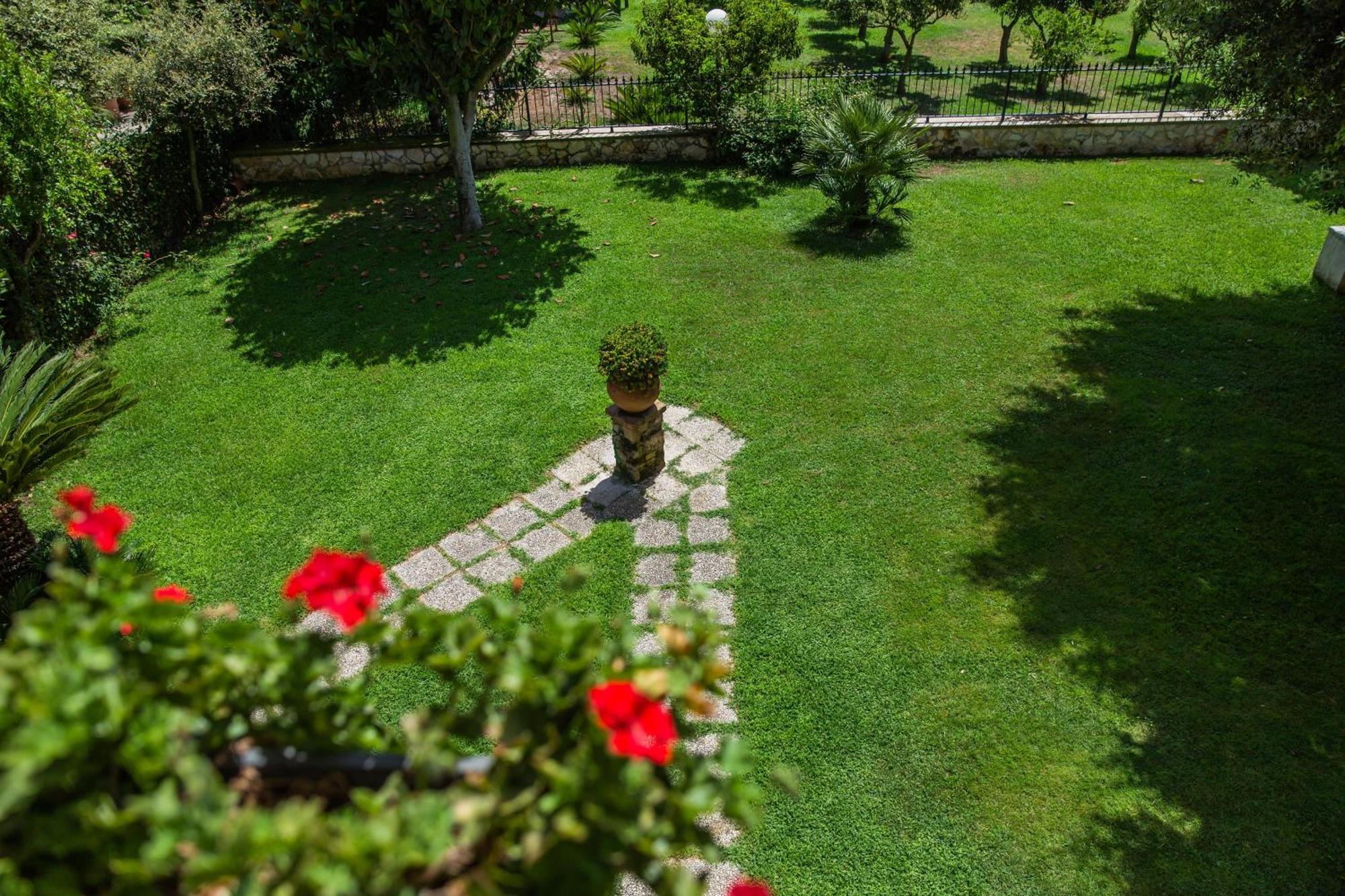 I Lecci Guesthouse Сан-Феліче-Чирчео Екстер'єр фото